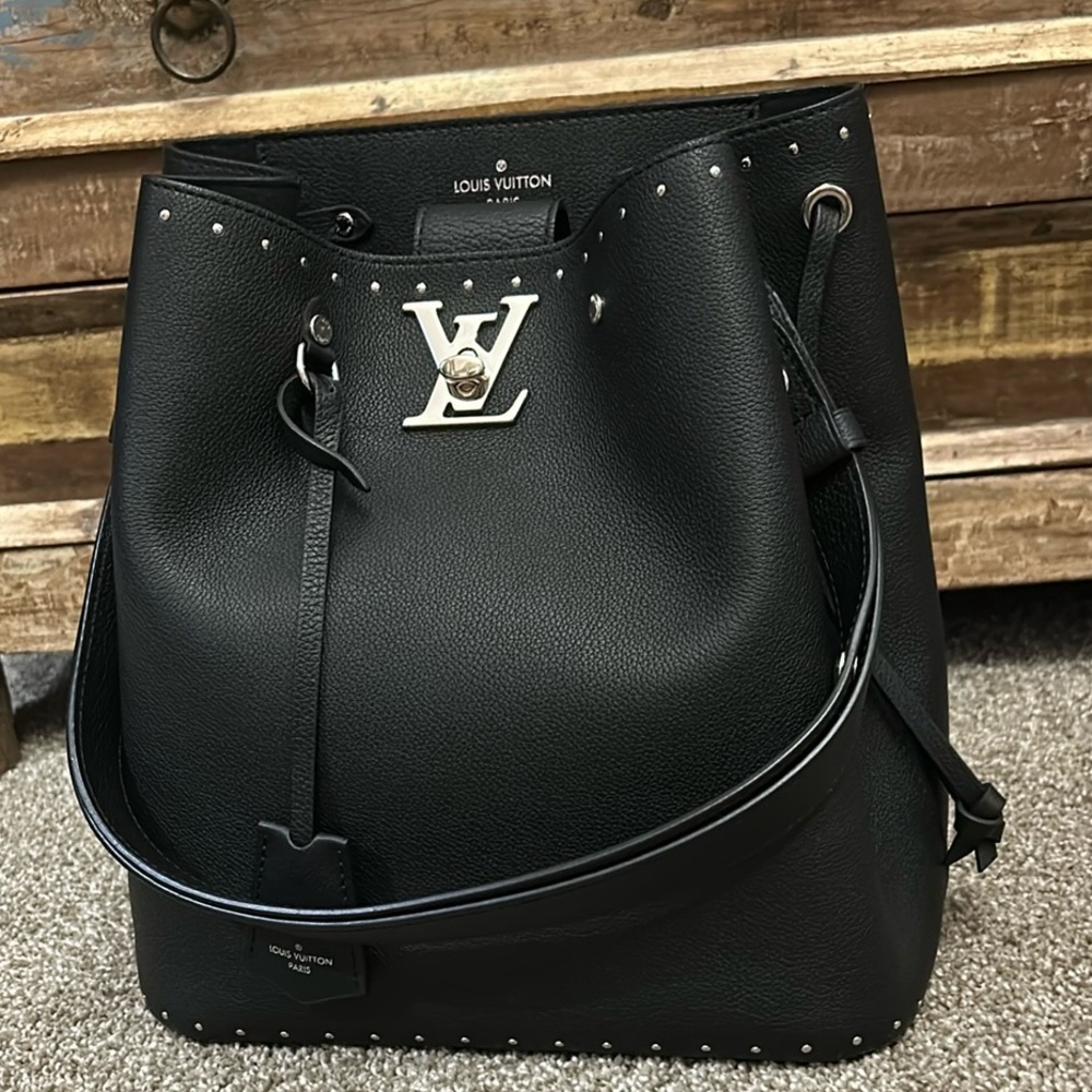 Louis Vuitton Black Rock Me Bucket Noir Calf Leather Like New